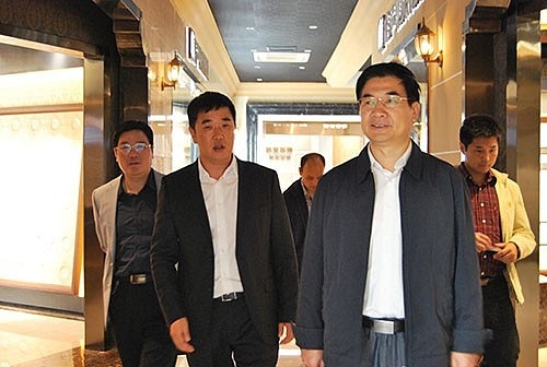 中共秀洲區區委書記朱海平與鼎美總經理張軻